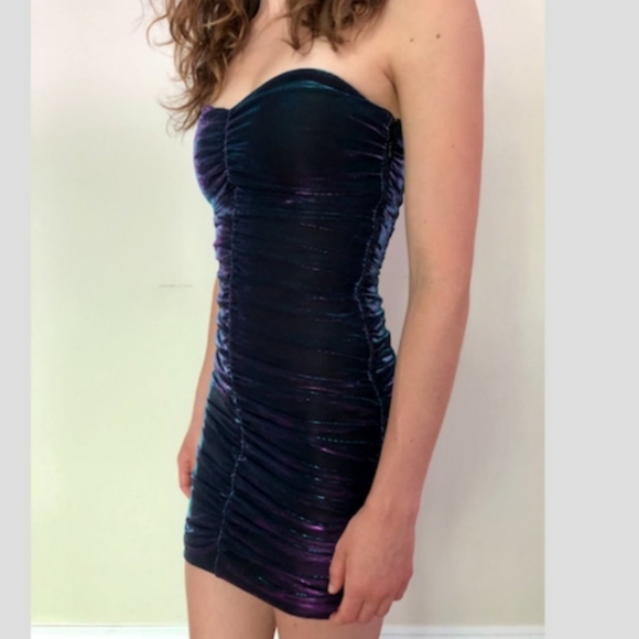 H&M Draped Rushed Iridescent Holographic Metallic Tube Fitted ⭐3+ Bundle 15%⭐️ - Picture 3 of 7